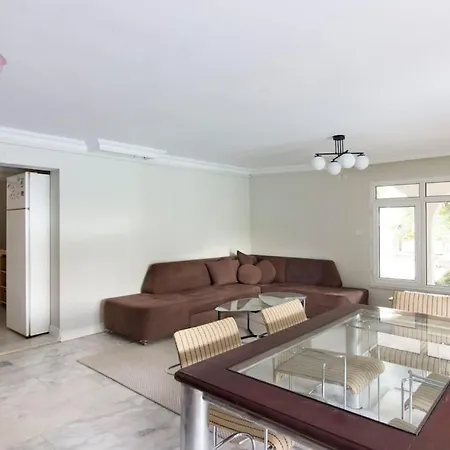 Βίλα Spacious Exquisite 5br With Private Pool *