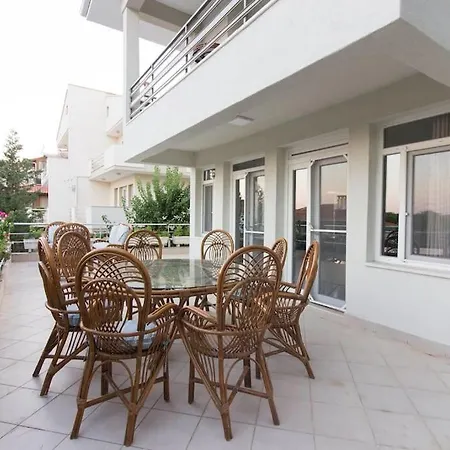 Βίλα Spacious Exquisite 5br With Private Pool