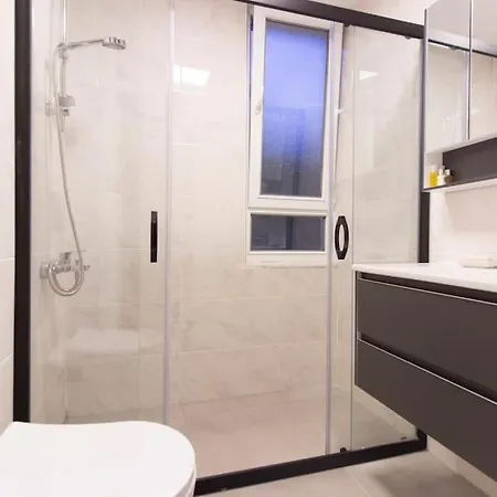 Spacious Exquisite 5br With Private Pool Βίλα